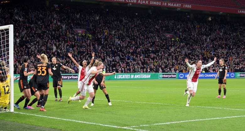 AMSTERDAM - Ajax celebrates the 2-1 during the UEFA women s Champions League match in group C between Ajax Amsterdam and AS Roma at the Johan Cruijff ArenA on January 30, 2024 in Amsterdam, the Netherlands. ANP UEFA Women s Champions League 2023 24 2023 2024 xVIxANPxSportx xxANPxIVx 489846854 originalFilename: 489846854.jpg