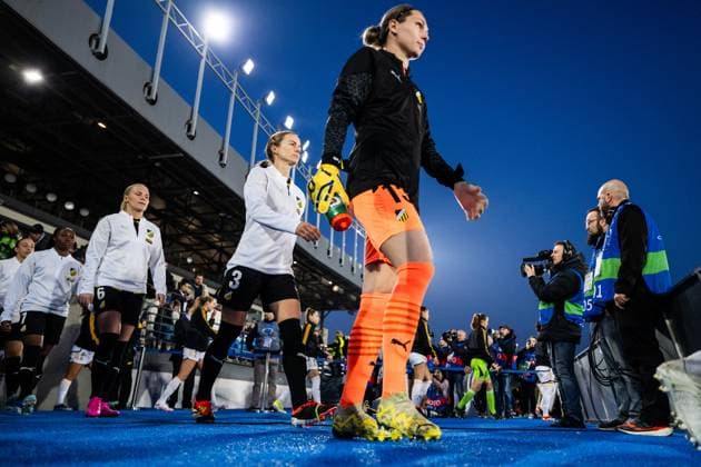 240130 Aivi Luik of Häcken enters the pitch ahead of the UEFA Women s Champions League football match between Real Madrid and Häcken on January 30, 2024 in Madrid. Photo: Mathias Bergeld BILDBYRAN kod MB MB0845 fotboll football soccer fotball champions league real madrid häcken dam bbeng women kvinner Copyright: MATHIASxBERGELD BB240130MB125