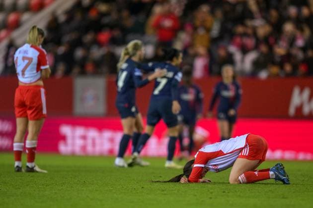Fußball, UEFA Womens Champions League, 20240130, FC Bayern München - Paris Saint-Germain. Im Bild Jovana DAMNJANOVIC (FC Bayern München Frauen, 9) enttäuscht am Boden Schlusspfiff. München FC Bayern Campus Bayern Deutschland Copyright: Passion2Press MarkusxFischerx
