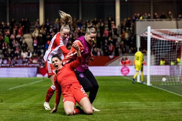 UEFA Women’s Champions League: FC Bayern München - Paris Saint-Germain; 30.01.2024 Jovana Damnjanovic (FC Bayern München, 09) bejubelt das vermeintliche 3:2 - Abseits UEFA Women’s Champions League: FC Bayern München - Paris Saint-Germain, München, FC Bayern Campus am 30.01.2024 Copyright: xBEAUTIFULxSPORTS Wunderlx