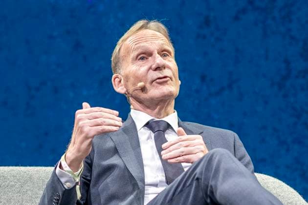 Hans Joachim Watzke (Geschäftsführer von Borussia Dortmund) spricht während der Podiumsrunde auf dem Sportbusiness Kongress SpoBis am 31.01.24 im CCH Congress Center Hamburg. Copyright: xThomasxHaeslerx