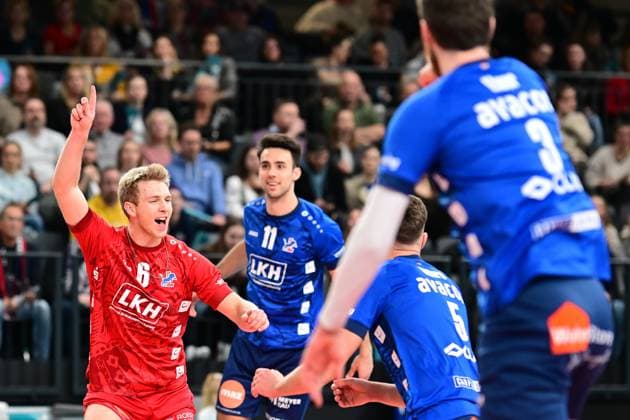 Volleyball I Herren I 2023-2024 I CEV Cup I Quarterfinal CCM 75 I SVG Lüneburg - AONS Milon NEA Smyrni ATHENS I 31.1.2024 Gage Thomas Wortley (6, SVG Lüneburg) freut sich über den Punkt Lüneburg LKH Arena Niedersachsen Deutschland Copyright: xLobeca AndreasxHannigx