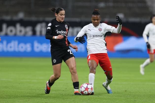 Deutsche Bank Park, Frankfurt Main Germany 31.01.2024 UEFA Women s Champions League match Grouppe A SGE Eintracht Frankfurt - Rosengard v.l., Ilayda Acikgöz (Eintracht Frankfurt), Gudrun Arnardottir (FC Rosengard), Zweikampf, Action, Aktion, Battles for the Ball Copyright: JoaquimxFerreira