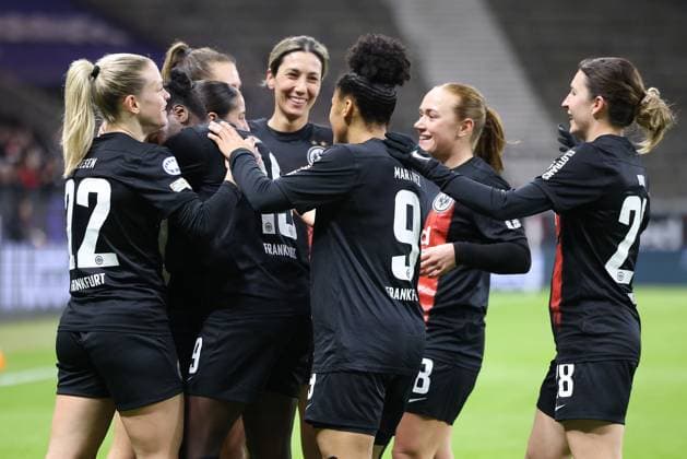 Deutsche Bank Park, Frankfurt Main Germany 31.01.2024 UEFA Women s Champions League match Grouppe A SGE Eintracht Frankfurt - Rosengard v.l., Ilayda Acikgöz (Eintracht Frankfurt), Nadine Riesen (Eintracht Frankfurt), Barbara Dunst (Eintracht Frankfurt), Torjubel, Goal celebration, celebrate the goal Copyright: JoaquimxFerreira