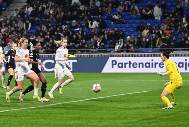Lindsey Horan et Ada Hegerberg (lyon) FOOTBALL: Olympique Lyonnais FÂŽminines vs SK Slavia Prague - Ligue des Champions FÂŽminine - 31 01 2024 FredericChambert Panoramic 
