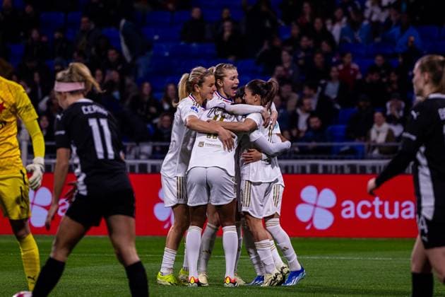 Players of Olympique Lyonnais celebrating the goal during the UEFA Women?s Champions League game between Olympique Lyonnais and Salvia Praha at Groupama Stadium in Lyon, France. (Pauline FIGUET SPP) Copyright: xPaulinexFIGUETx xSPPx spp-en-PaFiSp-PF_OLvSLP187