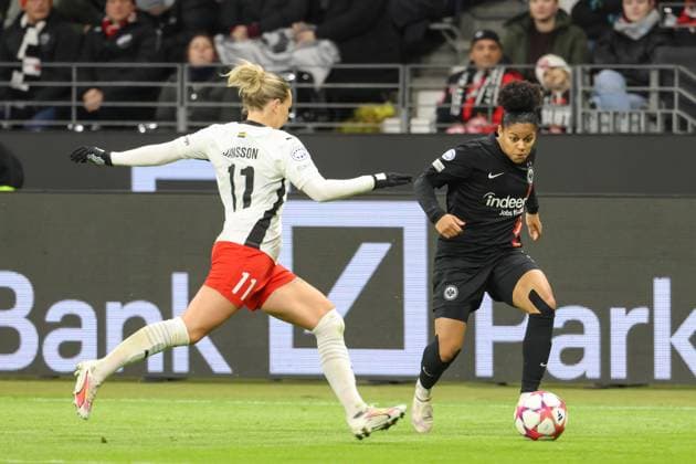 31.01.2024, xusrbx, Fussball Champions League Frauen, Eintracht Frankfurt Frauen - FC Rosengard emspor, v.l. Emma Jansson (FC Rosengard, 11), Shekiera Martinez (Eintracht Frankfurt, 10), (DFL DFB REGULATIONS PROHIBIT ANY USE OF PHOTOGRAPHS as IMAGE SEQUENCES and or QUASI-VIDEO) Frankfurt am Main