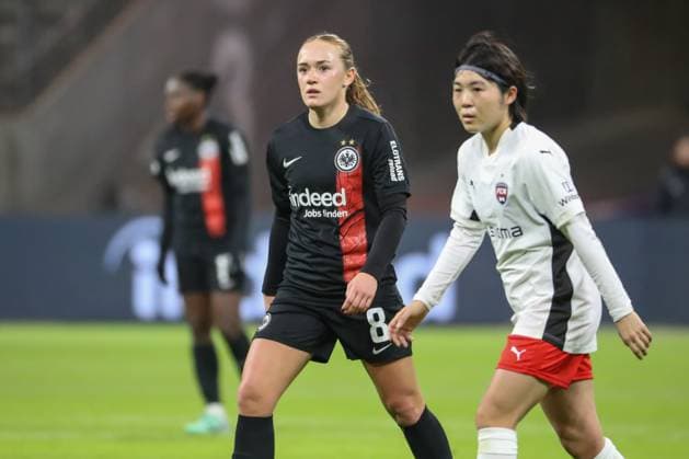 31.01.2024, xusrbx, Fussball Champions League Frauen, Eintracht Frankfurt Frauen - FC Rosengard emspor, v.l. Lisanne Graewe (Eintracht Frankfurt, 8), Mai Kadowaki (FC Rosengard, 16), (DFL DFB REGULATIONS PROHIBIT ANY USE OF PHOTOGRAPHS as IMAGE SEQUENCES and or QUASI-VIDEO) Frankfurt am Main