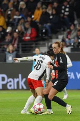 31.01.2024, xusrbx, Fussball Champions League Frauen, Eintracht Frankfurt Frauen - FC Rosengard emspor, v.l. Mai Kadowaki (FC Rosengard, 16), Lisanne Graewe (Eintracht Frankfurt, 8), (DFL DFB REGULATIONS PROHIBIT ANY USE OF PHOTOGRAPHS as IMAGE SEQUENCES and or QUASI-VIDEO) Frankfurt am Main