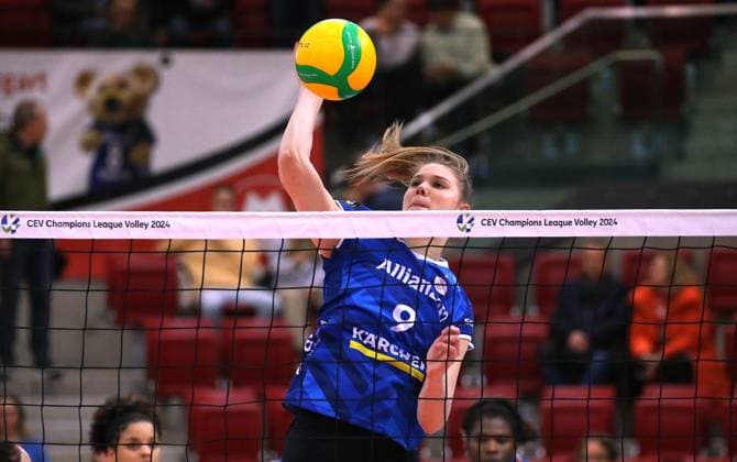 BAU 01.02.2024, Deutschland, Stuttgart Volleyball Champions League, Allianz MTV Stuttgart vs. SC Potsdam, Eline Timmermann (MTV)