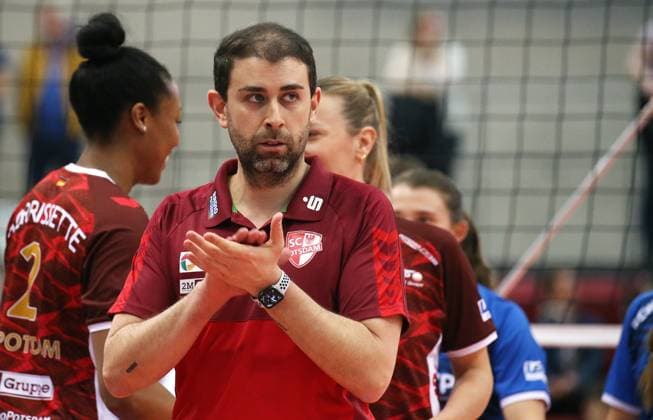 BAU 01.02.2024, Deutschland, Stuttgart Volleyball Champions League, Allianz MTV Stuttgart vs. SC Potsdam, SC Trainer Riccardo Boieri