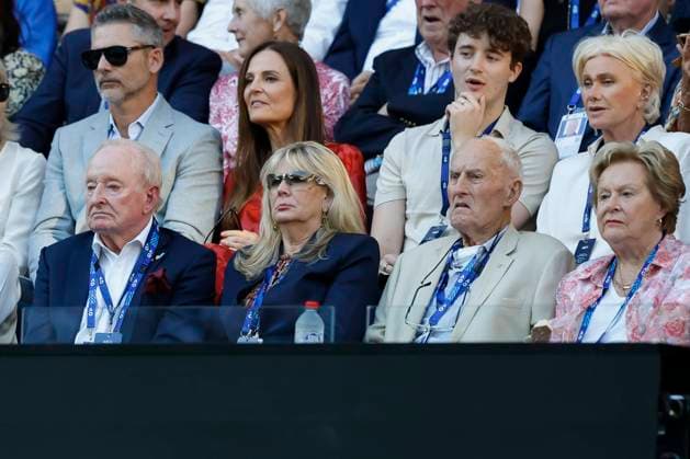 Feature Australian Open,L-R. Tennis Legenden Rod Laver, Partner Susan Johnson und Neale Fraser mit Ehefrau Thea in der VIP Loge, Copyright: xJuergenxHasenkopfx