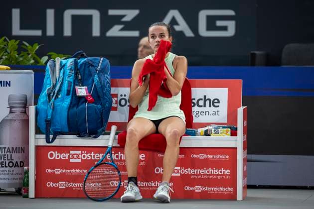 TENNIS - WTA, Tennis Damen Upper Austria Ladies Linz LINZ,AUSTRIA,02.FEB.24 - TENNIS - WTA Tour, Upper Austria Ladies Linz. Image shows Clara Burel (FRA).  GEPAxpictures xGintarexKarpaviciute