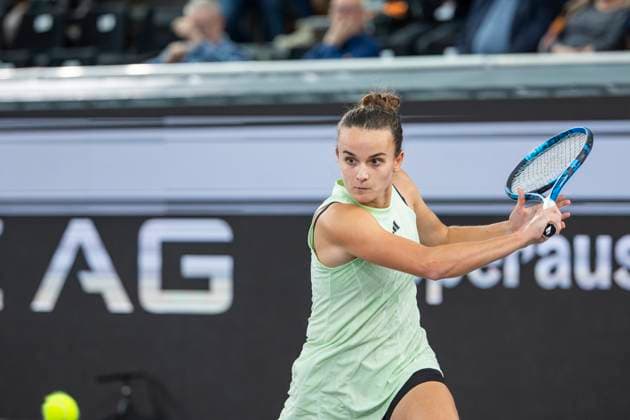 TENNIS - WTA, Tennis Damen Upper Austria Ladies Linz LINZ,AUSTRIA,02.FEB.24 - TENNIS - WTA Tour, Upper Austria Ladies Linz. Image shows Clara Burel (FRA).  GEPAxpictures xGintarexKarpaviciute