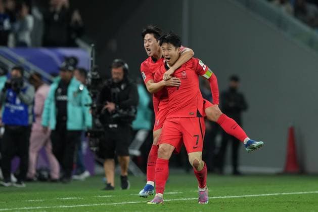 Al-Wakrah, QATAR - February 2 - Son Heung-min, Lee Kang-in of South Korea celebrate with Lee Kang-in after scoring a goal during the match between Australia and South Korea on Quarter-final at AFC Asia Cup in Al Janoub Stadium in Al-Wakrah, Qatar 02 February 2024. Australia v South Korea - Quarter-final - Asia Cup Copyright: xSebastianxFrejx
