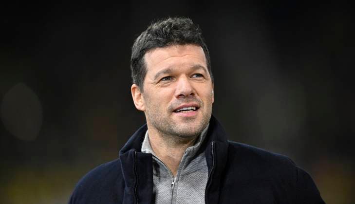 vor Spielbeginn: TV-Experte Michael Ballack DAZN 1. FC Heidenheim 1846 FCH vs Borussia Dortmund BVB 02.02.2024 DFL REGULATIONS PROHIBIT ANY USE OF PHOTOGRAPHS AS IMAGE SEQUENCES AND OR QUASI-VIDEO 1. FC Heidenheim 1846 FCH vs Borussia Dortmund BVB *** before the start of the match TV expert Michael Ballack DAZN 1 FC Heidenheim 1846 FCH vs Borussia Dortmund BVB 02 02 2024 DFL REGULATIONS PROHIBIT ANY USE OF PHOTOGRAPHS AS IMAGE SEQUENCES AND OR QUASI VIDEO 1 FC Heidenheim 1846 FCH vs Borussia Dortmund BVB