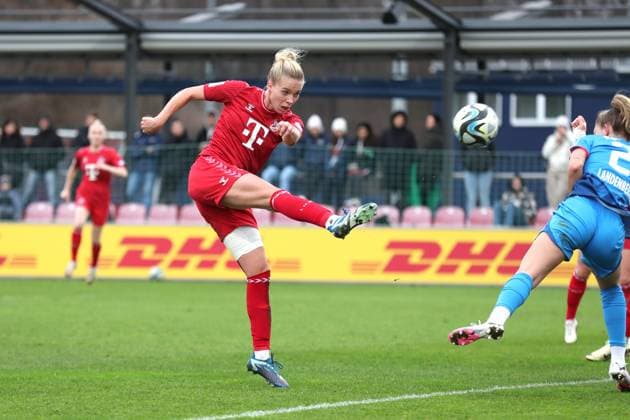 Bundesliga Frauen: RB Leipzig vs. 1. FC Köln, 03.02.24 Celina Degen (5, 1. FC Köln). Fussball, Google Pixel Frauen-Bundesliga, Saison 2023 2024, 12. Spieltag: RB Leipzig vs. 1. FC Köln am 03.02.24, RB-Akademie Cottaweg. DFB REGULATIONS PROHIBIT ANY USE OF PHOTOGRAPHS AS IMAGE SEQUENCES AND OR QUASI-VIDEO. Copyright: xBEAUTIFULxSPORTS JanxKaeferx