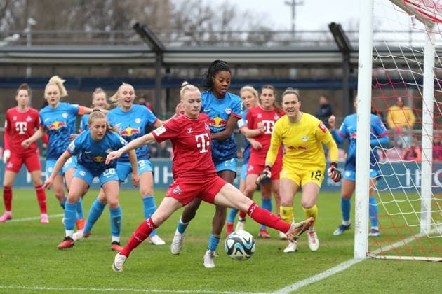 Bundesliga Frauen: RB Leipzig vs. 1. FC Köln, 03.02.24 Anna Gerhardt (21, 1. FC Köln) gefährlich vor dem Tor. Fussball, Google Pixel Frauen-Bundesliga, Saison 2023 2024, 12. Spieltag: RB Leipzig vs. 1. FC Köln am 03.02.24, RB-Akademie Cottaweg. DFB REGULATIONS PROHIBIT ANY USE OF PHOTOGRAPHS AS IMAGE SEQUENCES AND OR QUASI-VIDEO. Copyright: xBEAUTIFULxSPORTS JanxKaeferx
