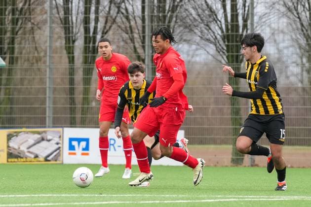 Freitag, 03.02.2024 Saison 2023 2024 15. Spieltag A-Junioren-Bundesliga im Sportpark am See, Eschweiler, Germany. Alemannia Aachen U19 - BV Borussia Dortmund U19. Paris Josua Brunner (BVB)