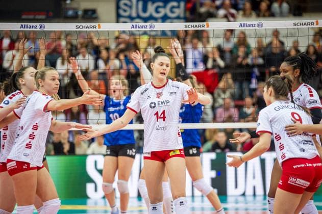 Anastasia Cekulaev (SC Potsdam, 14), Mitte mit Team Allianz MTV Stuttgart - SC Potsdam, Volleyball Bundesliga, Frauen, VBL, Saison 2023 24, 03.02.2024, Stuttgart (SCHARRena), DEU Allianz MTV Stuttgart - SC Potsdam, Sport, Volleyball Bundesliga, Frauen, VBL, Saison 2023 24, 03.02.2024, Stuttgart (SCHARRena), DEU Stuttgart Copyright: xSandyxDinkelackerx EP_SDR