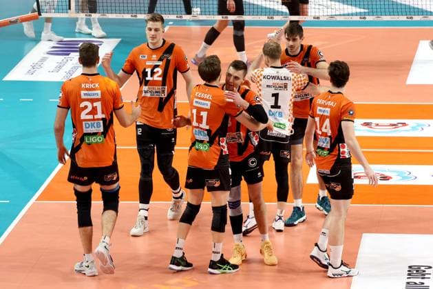 DEU, DVV, 1.VBL, BR Volleys vs. TSV Haching Muenchen, 03.02.2024, Max-Schmeling-Halle, Berlin, DEU, DVV, 1.VBL, BR Volleys vs. TSV Haching Muenchen, im Bild BR Volleys-Spielerkreis Foto: Juergen Engler nordphoto GmbH