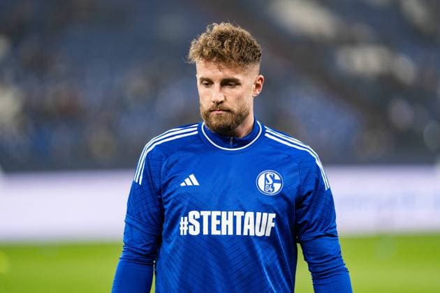 GER, 2. FBL FC Schalke 04 vs Eintracht Braunschweig 03.02.2024, VELTINS-Arena, Gelsenkirchen, GER, 2. FBL FC Schalke 04 vs Eintracht Braunschweig Im Bild: Ralf Fährmann (FC Schalke 04, 1) *** GER, 2 FBL FC Schalke 04 vs Eintracht Braunschweig 03 02 2024, VELTINS Arena, Gelsenkirchen, GER, 2 FBL FC Schalke 04 vs Eintracht Braunschweig In the picture Ralf Fährmann FC Schalke 04, 1 nordphotoxGmbHxx xChristianxSchulze nph000300