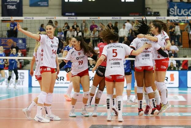 Stuttgart , Volleyball Bundesliga Frauen , Allianz MTV Stuttgart vs. SC Potsdam , Jubel Potsdam
