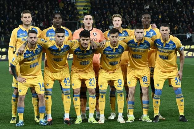 Frosinone Calcio line up for a team photograph during the 23th day of the Serie A Championship between Frosinone Calcio vs A.C. Milan, 3 February 2024 at the Benito Stirpe Stadium, Frosinone, Italy.  Copyright: xDomenicoxCippitelli IPAxSportx x xx IPA_43155390 IPA_Agency_IPA43155390