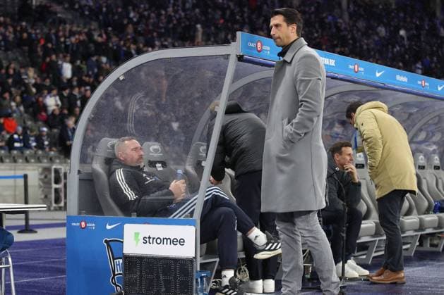 03.02.2024, xtgx, Fussball - 2.Bundesliga, Hertha BSC Berlin - Hamburger SV emspor, v.l. Tim Walter (HSV, Trainer) und Jonas Boldt (HSV, Vorstand (DFL DFB REGULATIONS PROHIBIT ANY USE OF PHOTOGRAPHS as IMAGE SEQUENCES and or QUASI-VIDEO) Berlin