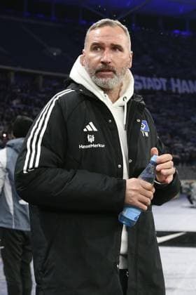 03.02.2024, xtgx, Fussball - 2.Bundesliga, Hertha BSC Berlin - Hamburger SV emspor, v.l. Tim Walter (HSV, Trainer) (DFL DFB REGULATIONS PROHIBIT ANY USE OF PHOTOGRAPHS as IMAGE SEQUENCES and or QUASI-VIDEO) Berlin