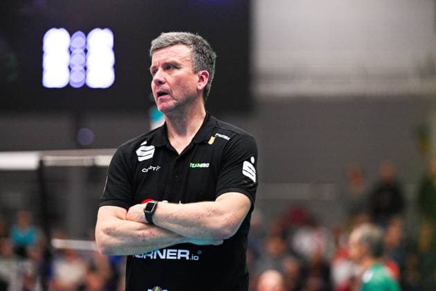 1. Volleyball Bundesliga Frauen, Dresdner SC vs. SSC Palmberg Schwerin, Dresden, 03.02.2024 Alexander Waibl (Cheftrainer Dresdner SC) 1. Volleyball Bundesliga Frauen, Dresdner SC vs. SSC Palmberg Schwerin am 03.02.2024 in der Margon Arena Dresden Copyright: xBEAUTIFULxSPORTS Hoepnerx