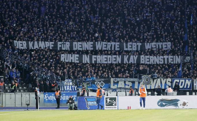 HSV Fans mit Transparent: Der Kampf für deine Werte lebt weiter ruhe in Frieden Kay Berstein Fußball Fussball DFL 2.Bundesliga Herren 20.Spieltag Saison 2023 2024 03.02.2024 Hertha BSC Berlin vs. Hamburger SV HSV DFL regulations prohibit any use of photographs as image sequences and or quasi-video