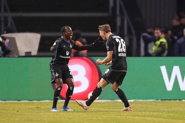 03.02.2024, xtgx, Fussball - 2.Bundesliga, Hertha BSC Berlin - Hamburger SV emspor, v.l. Jean Luc Dompe (HSV, 27), Miro Muheim (HSV, 28) Jubel, Torjubel, jubelt ueber das Tor, celebrate the goal, celebration über das 0:1 (DFL DFB REGULATIONS PROHIBIT ANY USE OF PHOTOGRAPHS as IMAGE SEQUENCES and or QUASI-VIDEO) Berlin