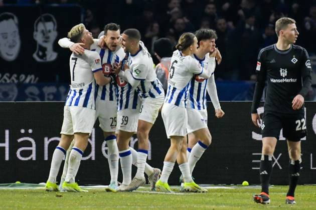 Fussball 2. Bundesliga, Hertha BSC - Hamburger SV 03.02.2024, xdanx, Fussball 2. Bundesliga, Hertha BSC - Hamburger SV, v.l. Florian Niederlechner (Hertha BSC 7),Haris Tabakovic (Hertha BSC 25),Aymen Barkok (Hertha BSC 18),Michal Karbownik (Hertha BSC 6),Aymen Barkok (Hertha BSC 18),Jubel nach dem 1:1 Haris Tabakovic (Hertha BSC 25) (DFL DFB REGULATIONS PROHIBIT ANY USE OF PHOTOGRAPHS as IMAGE SEQUENCES and or QUASI-VIDEO) Foto: Daniel Lakomski Mix1 Berlin Olympiastadion Berlin Berlin Deutschland (DE)