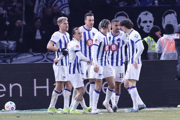 DEU, DFL, 2. FBL, Hertha BSC vs. Hamburger SV, 03.02.2024, Berliner Olympiastadion, Berlin, DEU, DFL, 2. FBL, Hertha BSC vs. Hamburger SV, im Bild 1:1 durch Haris Tabakovic (Hertha BSC Berlin 25), Hertha-Spielerkreis DFL - regulations prohibit any use of Photographs as image sequences and or quasi-video Foto: Juergen Engler nordphoto GmbH