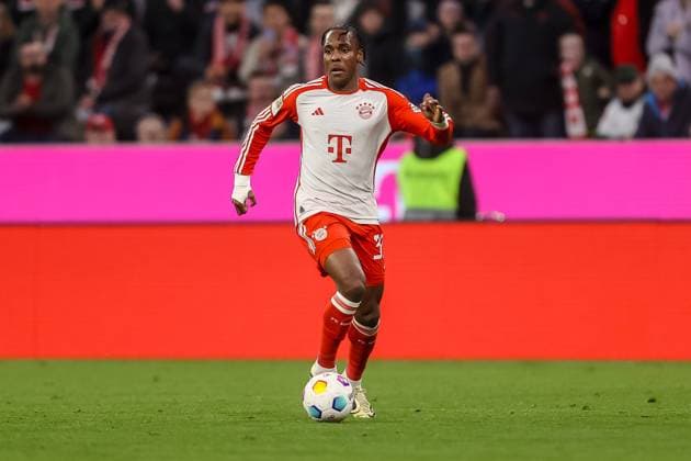 Germany, Muenchen, 03.02.2024, Allianz Arena, FC Bayern Muenchen vs Borussia Moenchengladbach - 1. Bundesliga, Mathys Tel (FC Bayern Muenchen) controls the ball Munich Allianz Arena Germany