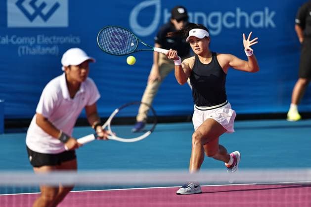 Guo Hanyu (white shirt) and Jiang Xinyu (black shirt), CHN, during semi-finals at 2024 Thailand Open in Hua Hin, 03 02 2024; -