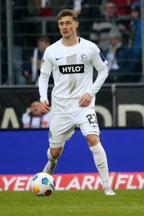 04.02.2024, xmohx, Fussball 2.Bundesliga, SV Elversberg - 1.FC Kaiserslautern emspor, v.l. Carlo Sickinger (SV Elversberg) Freisteller (DFL DFB REGULATIONS PROHIBIT ANY USE OF PHOTOGRAPHS as IMAGE SEQUENCES and or QUASI-VIDEO) Elversberg