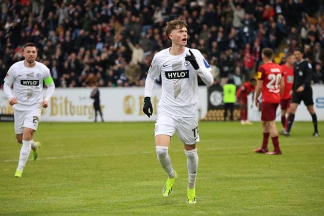 04.02.2024, Fussball, Herren, 2. Bundesliga, Saison 2023 2024, SV 07 Elversberg - 1. FC Kaiserslautern, Torjubel zum 1:0, Torschütze: Paul Wanner (SV 07 Elversberg) Elversberg Ursapharm-Arena an der Kaiserlinde Saarland Deutschland (DE)