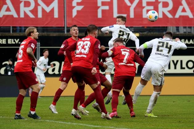 04.02.2024, xmohx, Fussball 2.Bundesliga, SV Elversberg - 1.FC Kaiserslautern emspor, v.l. Jan Elvedi (1. FC Kaiserslautern) Marlon Ritter (1. FC Kaiserslautern) Carlo Sickinger (SV Elversberg) Luca Schnellbacher (SV Elversberg) Zweikampf, Aktion, action, battle for the ball (DFL DFB REGULATIONS PROHIBIT ANY USE OF PHOTOGRAPHS as IMAGE SEQUENCES and or QUASI-VIDEO) Elversberg