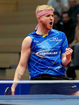 Romain Ruiz (TTC Schwalbe Bergneustadt) jubelt, 1. Tischtennis Bundesliga der Herren, TTC Schwalbe Bergneustadt vs Borussia Düsseldorf, Burstenhalle, 04.02.2024, Bergneustadt, Deutschland.