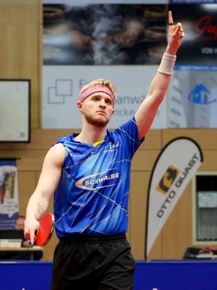 Romain Ruiz (TTC Schwalbe Bergneustadt) jubelt, 1. Tischtennis Bundesliga der Herren, TTC Schwalbe Bergneustadt vs Borussia Düsseldorf, Burstenhalle, 04.02.2024, Bergneustadt, Deutschland.