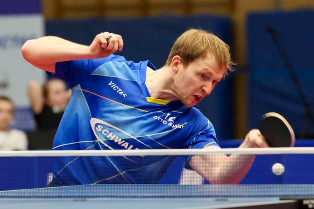 Benedikt Duda (TTC Schwalbe Bergneustadt) kontrolliert den Ball, 1. Tischtennis Bundesliga der Herren, TTC Schwalbe Bergneustadt vs Borussia Düsseldorf, Burstenhalle, 04.02.2024, Bergneustadt, Deutschland.