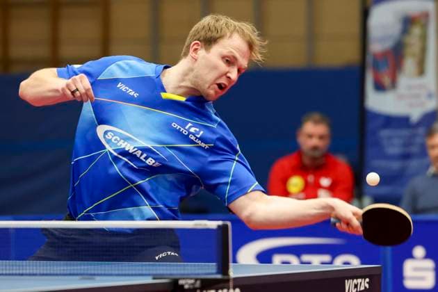 Benedikt Duda (TTC Schwalbe Bergneustadt) kontrolliert den Ball, 1. Tischtennis Bundesliga der Herren, TTC Schwalbe Bergneustadt vs Borussia Düsseldorf, Burstenhalle, 04.02.2024, Bergneustadt, Deutschland.