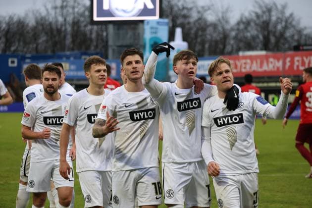 04.02.2024, Fussball, Herren, 2. Bundesliga, Saison 2023 2024, SV 07 Elversberg - 1. FC Kaiserslautern, Torjubel zum 2:1, Torschütze: Thore Jacobsen (SV 07 Elversberg) Elversberg Ursapharm-Arena an der Kaiserlinde Saarland Deutschland (DE)