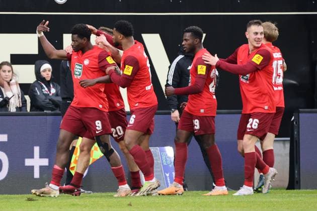 04.02.2024, Fussball, Herren, 2. Bundesliga, Saison 2023 2024, SV 07 Elversberg - 1. FC Kaiserslautern, Torjubel zum 1:1, Torschütze: Ragnar Ache (1. FC Kaiserslautern) Elversberg Ursapharm-Arena an der Kaiserlinde Saarland Deutschland (DE)