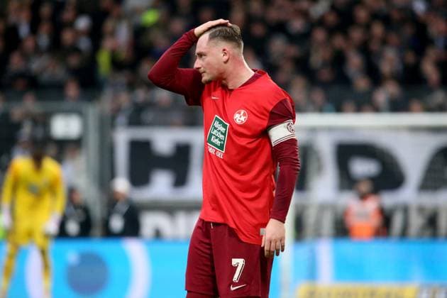 04.02.2024, xmohx, Fussball 2.Bundesliga, SV Elversberg - 1.FC Kaiserslautern emspor, v.l. Marlon Ritter (1. FC Kaiserslautern) Enttäuscht enttaeuscht traurig frustriert ratlos (DFL DFB REGULATIONS PROHIBIT ANY USE OF PHOTOGRAPHS as IMAGE SEQUENCES and or QUASI-VIDEO) Elversberg