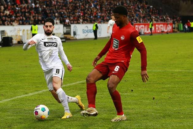 04.02.2024, xmohx, Fussball 2.Bundesliga, SV Elversberg - 1.FC Kaiserslautern emspor, v.l. Semih Sahin (SV Elversberg) Almamy Toure (1. FC Kaiserslautern) Zweikampf, Aktion, action, battle for the ball (DFL DFB REGULATIONS PROHIBIT ANY USE OF PHOTOGRAPHS as IMAGE SEQUENCES and or QUASI-VIDEO) Elversberg