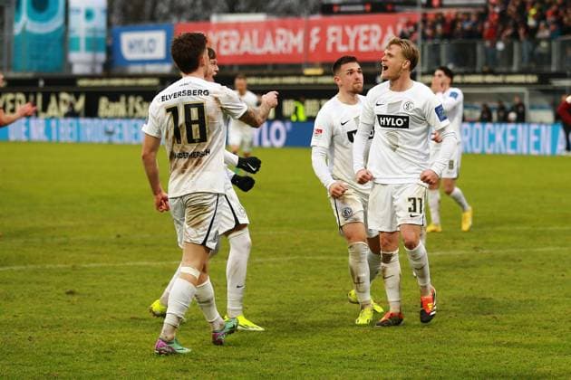 04.02.2024, xmohx, Fussball 2.Bundesliga, SV Elversberg - 1.FC Kaiserslautern emspor, v.l. Torjubel nach dem Tor zum celebrating the goal celebrate 2:1 durch Thore Jacobsen (SV Elversberg) (DFL DFB REGULATIONS PROHIBIT ANY USE OF PHOTOGRAPHS as IMAGE SEQUENCES and or QUASI-VIDEO) Elversberg