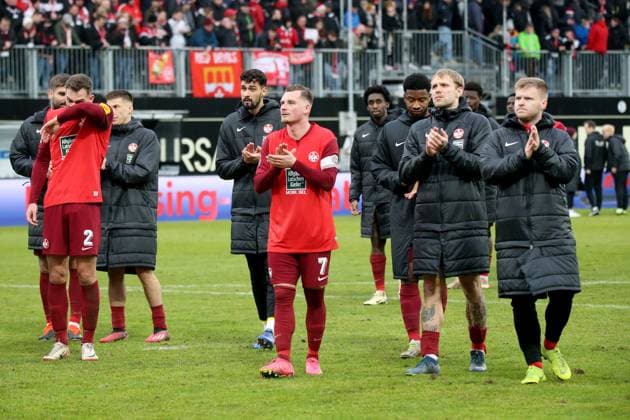 04.02.2024, xmohx, Fussball 2.Bundesliga, SV Elversberg - 1.FC Kaiserslautern emspor, v.l. Marlon Ritter (1. FC Kaiserslautern) Enttäuscht enttaeuscht traurig frustriert ratlos (DFL DFB REGULATIONS PROHIBIT ANY USE OF PHOTOGRAPHS as IMAGE SEQUENCES and or QUASI-VIDEO) Elversberg